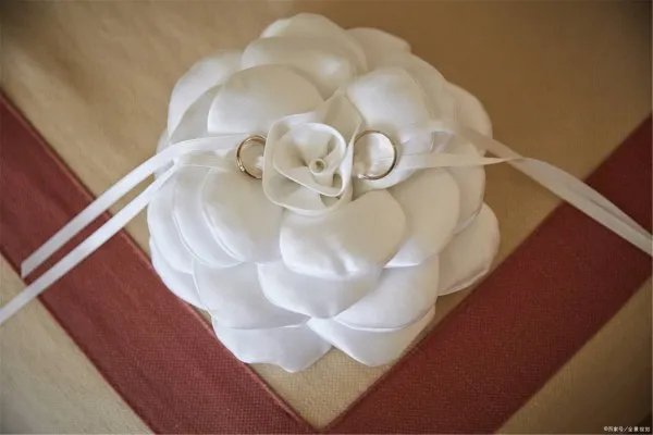 想和你过一辈子的女人，至少会有哪三个表现，错不了？