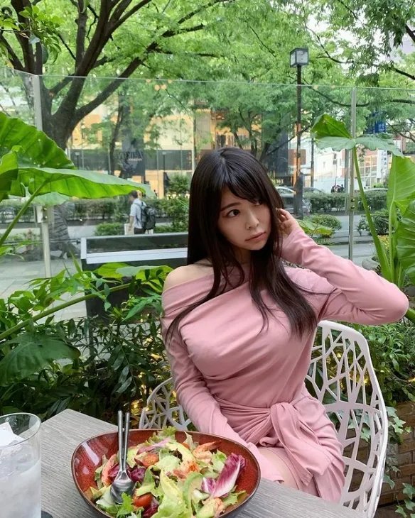 日本健身辣妹涉谷由里：身材火辣运动照叫人脸红心跳！