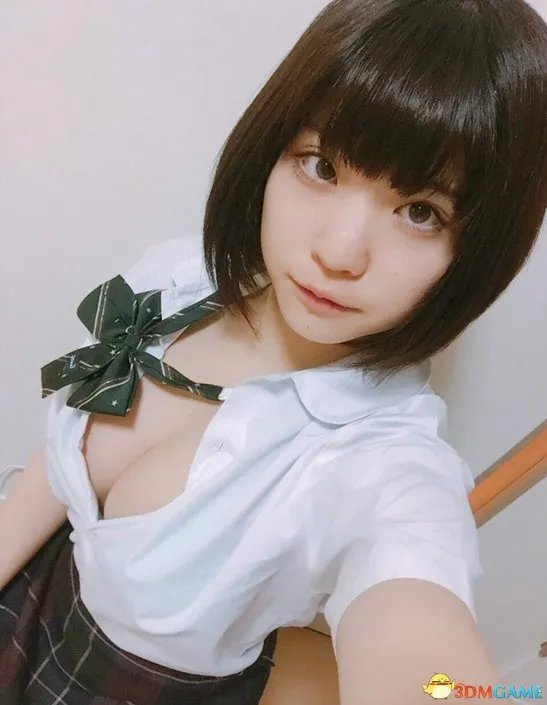 日本18岁女高中生写真 傲人G杯欧派吸引众人目光