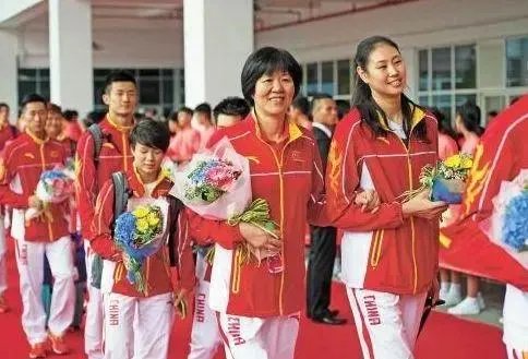 中国女排颜妮生活图片