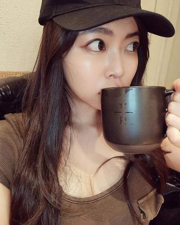 日本健身辣妹涉谷由里：身材火辣运动照叫人脸红心跳！