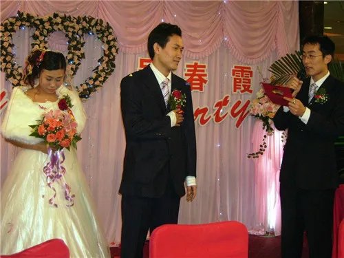 结婚主持词大全 简单实用的婚礼主持词推荐