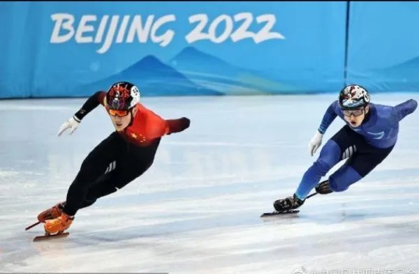 武大靖500米出局无缘卫冕，如何评价他的表现？