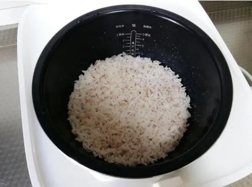 电饭煲可以蒸米饭吗
