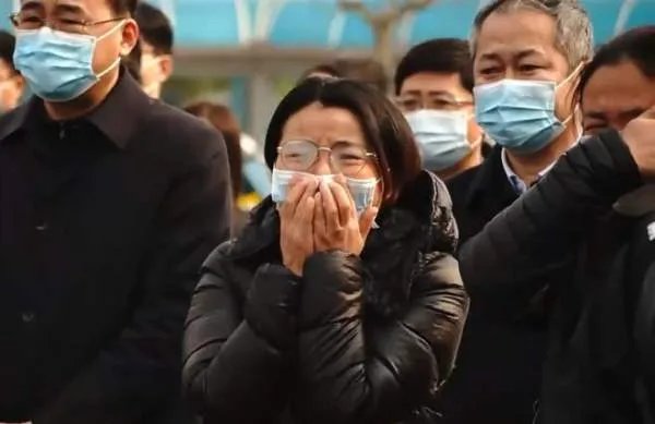 山东42岁抗疫女医生突发疾病逝世,她生前为了防疫工作做出了哪些努力?